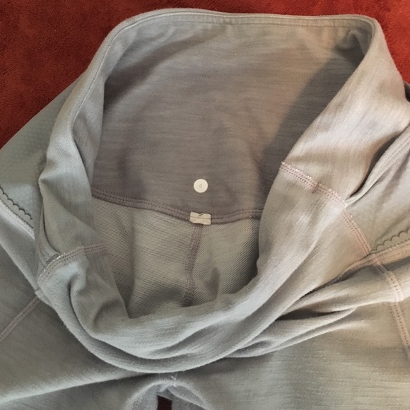 Lululemon Cuff Capri Crop Size 4 Light Gray - Picture 2 of 4